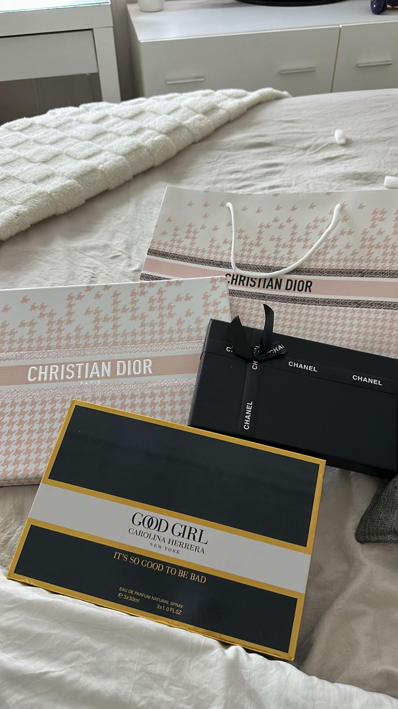 Post 7 by chels 𝜗𝜚 on TikTok (video)