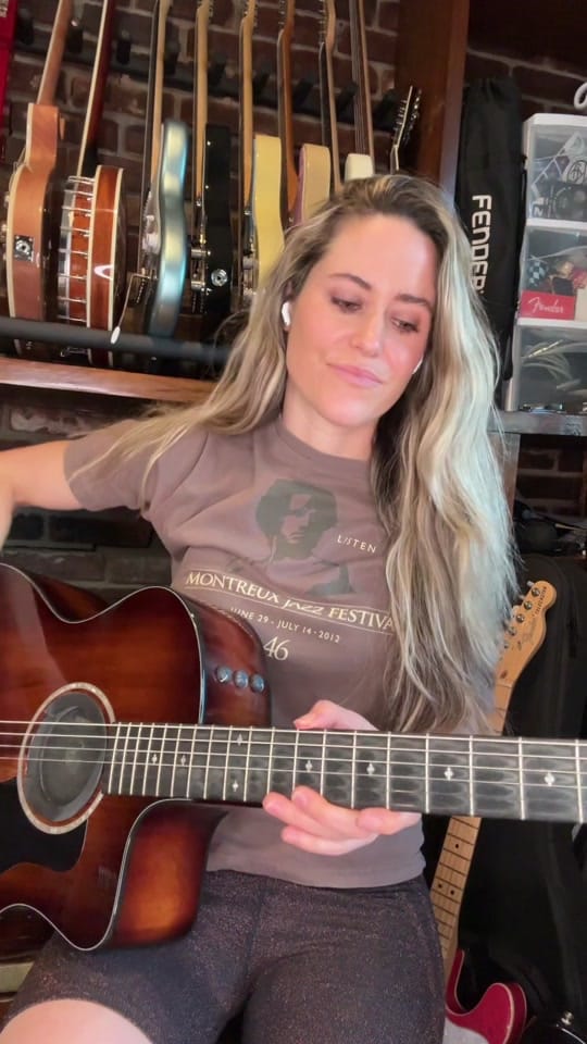 Post 1 by Andrea Benz on TikTok (video)