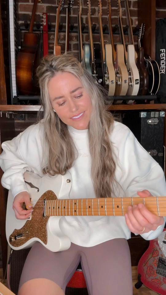 Post 6 by Andrea Benz on TikTok (video)