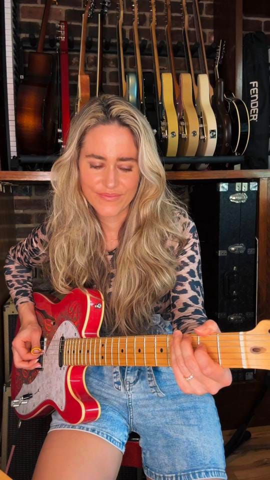 Post 4 by Andrea Benz on TikTok (video)