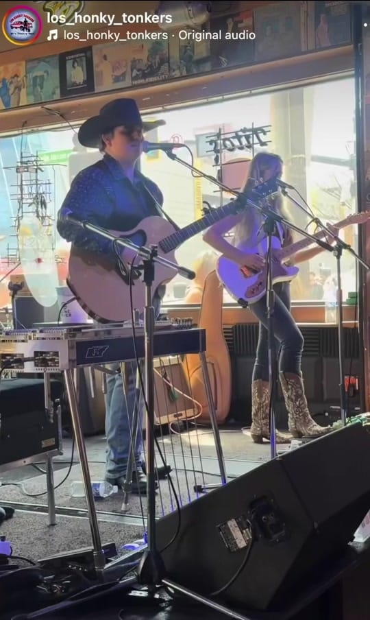 Post 5 by Andrea Benz on TikTok (video)