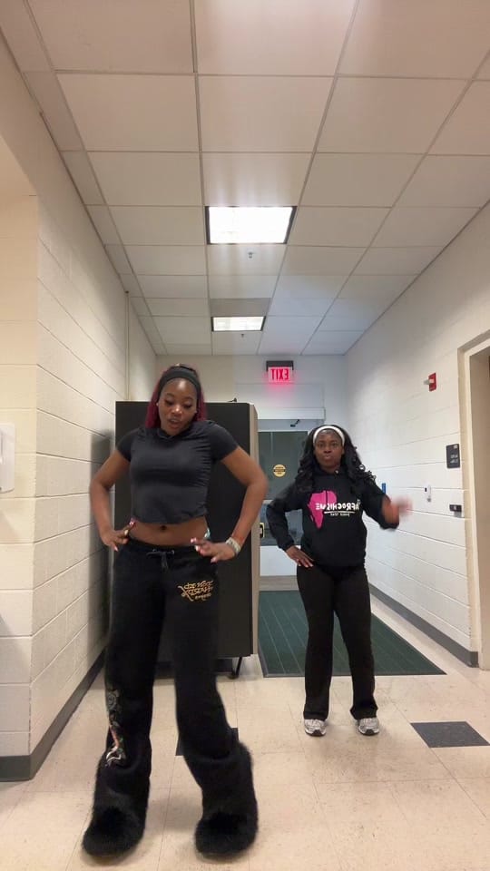 Post 6 by Afrochique Dance Team on TikTok (video)