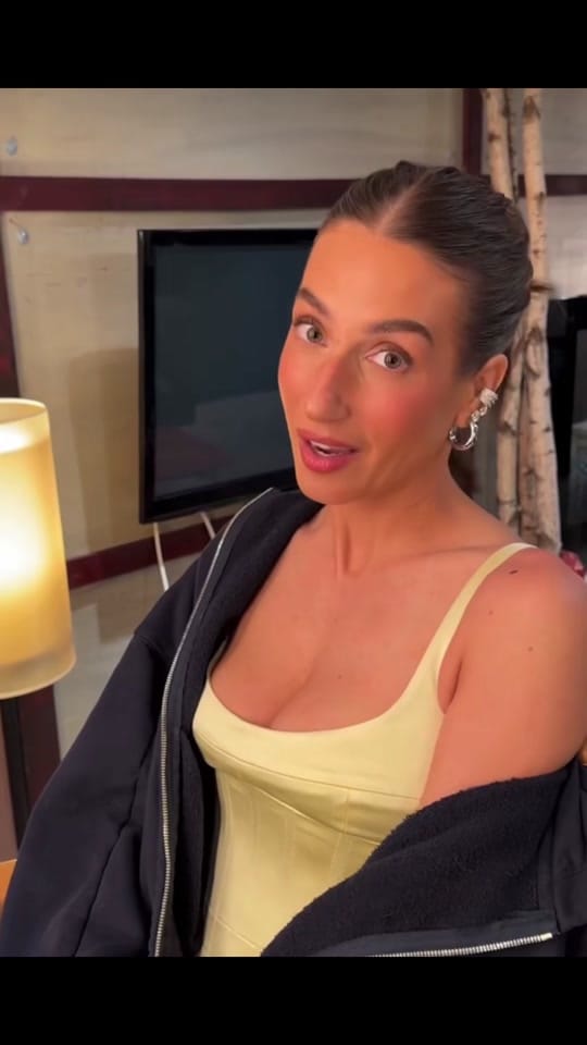 Post 3 by EV on TikTok (video)