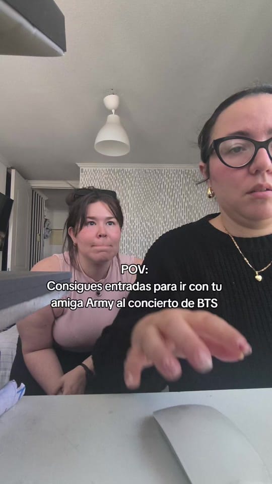 Post 8 by Eli | Elina Loves Korea on TikTok (video)