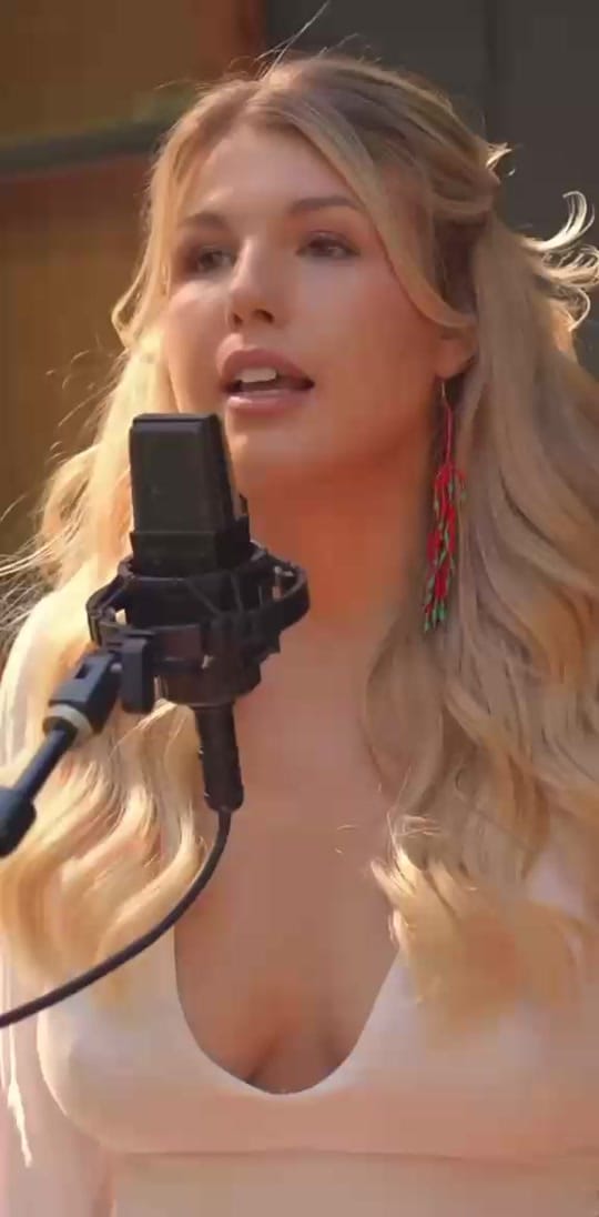 Post 7 by Hannahmariekelleymusicbackup on TikTok (video)