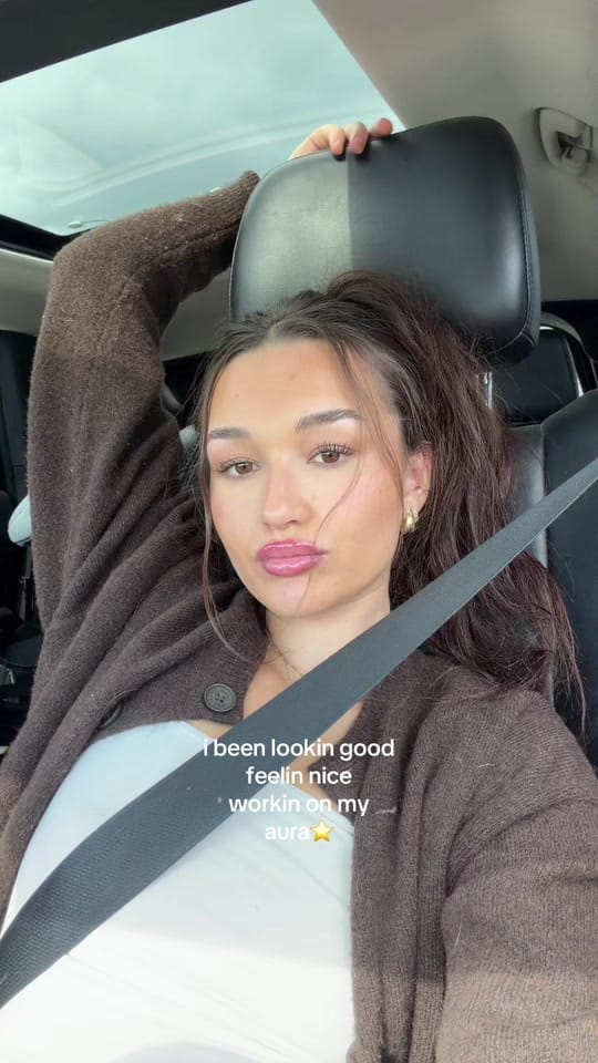 Post 1 by saramachut on TikTok (video)
