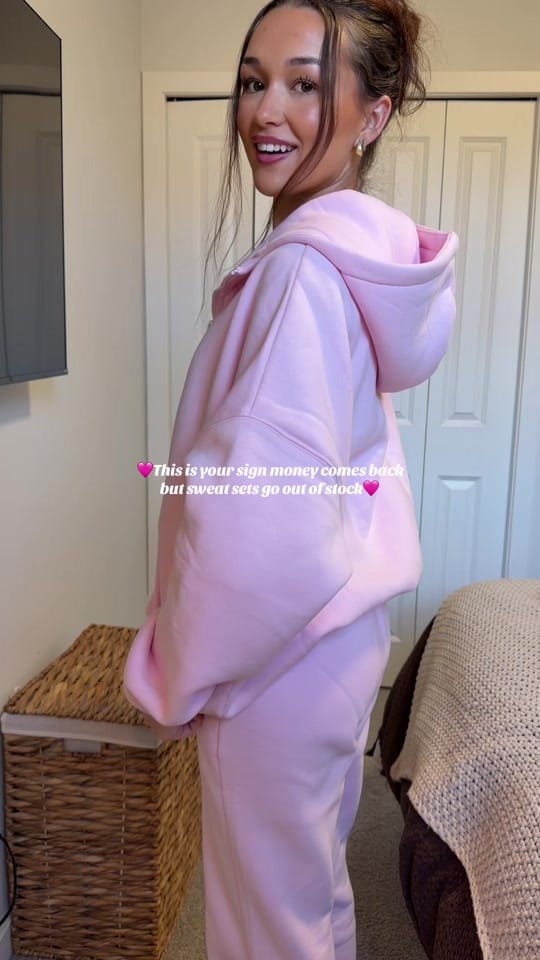 Post 2 by saramachut on TikTok (video)