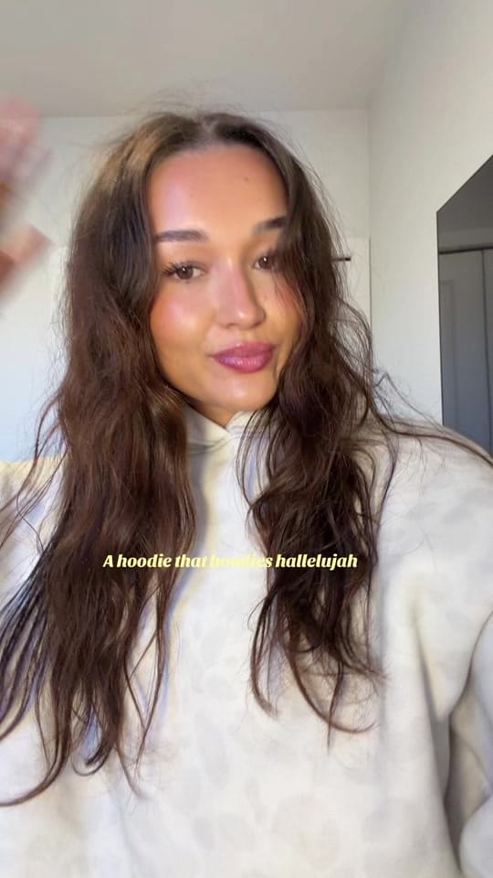 Post 6 by saramachut on TikTok (video)