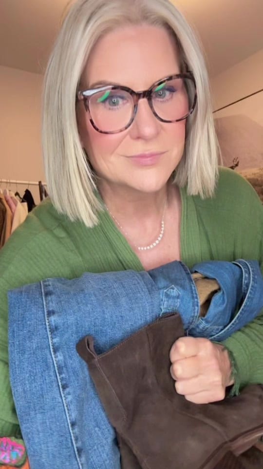 Post 8 by Donna Saker Radio🇨🇦 on TikTok (video)