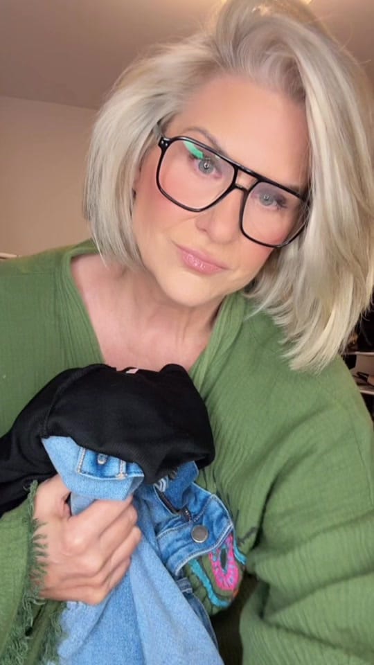 Post 7 by Donna Saker Radio🇨🇦 on TikTok (video)