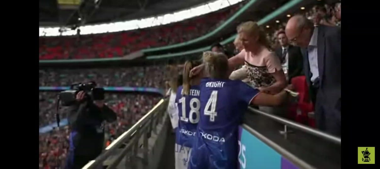 Post 9 by Chelsea FC Women live on TikTok (video)