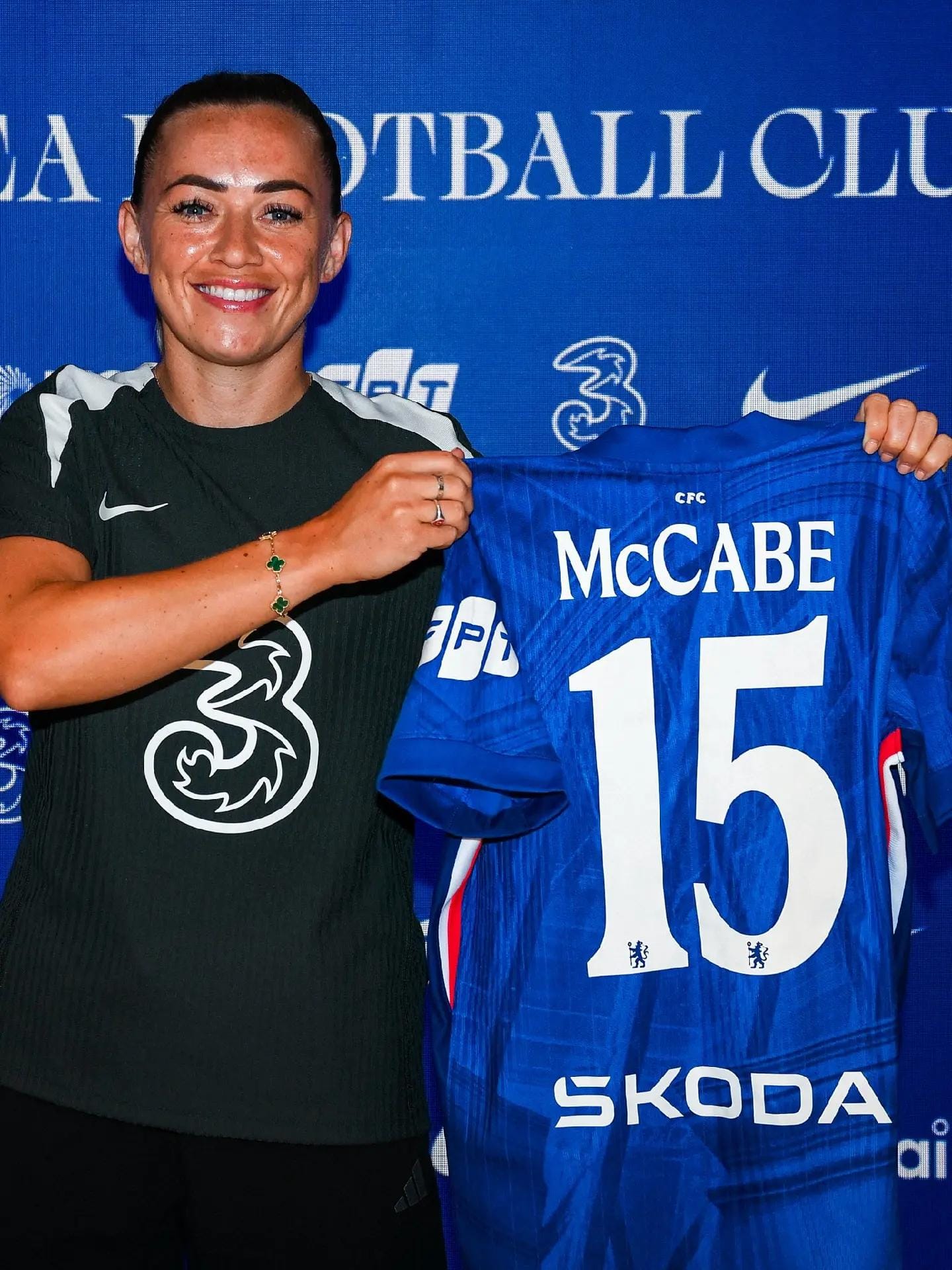 Post 2 by Chelsea FC Women live on TikTok (video)