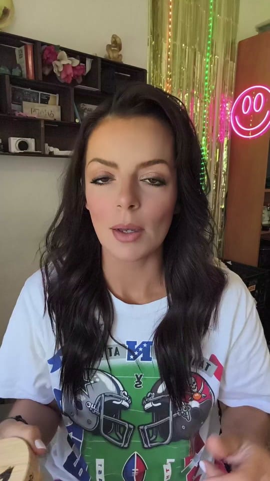 Post 1 by ChelC 👽 on TikTok (video)