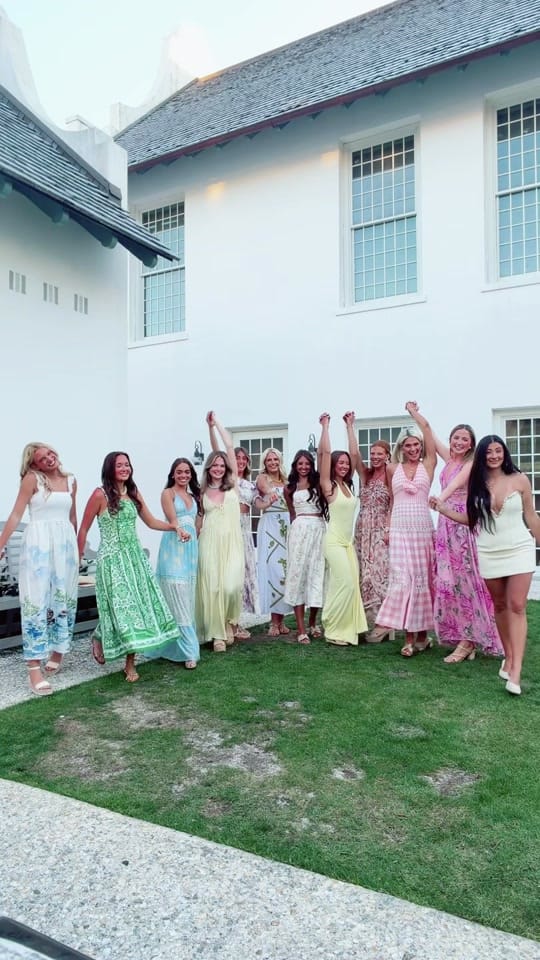 Post 6 by Bella Bauer on TikTok (video)