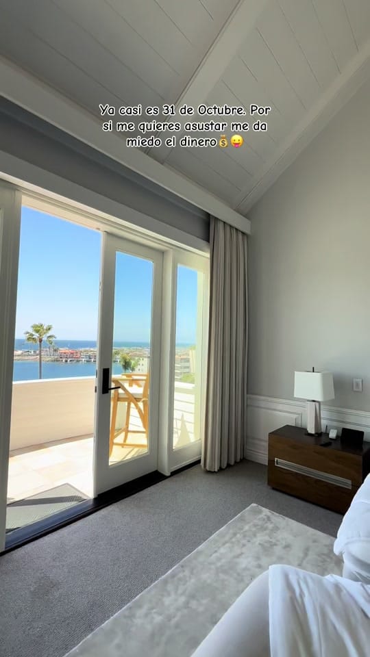 Post 5 by Chelsea Barboto. on TikTok (video)