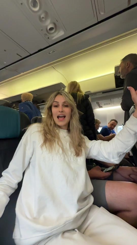 Post 4 by Anna Arson on TikTok (video)