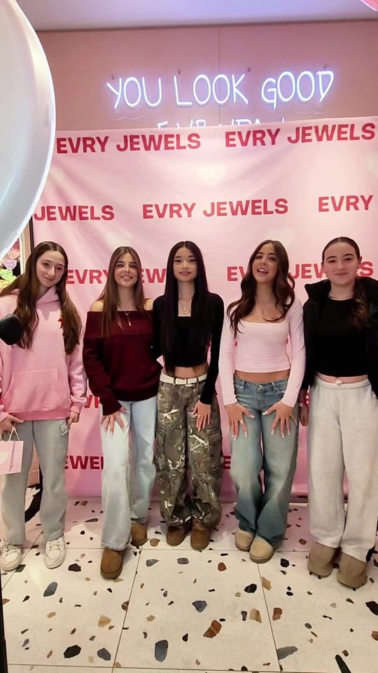 Post 6 by Bercovici Family on TikTok (video)