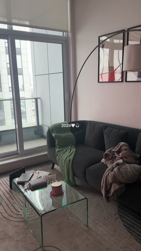 Post 10 by Saturn🪐 on TikTok (video)