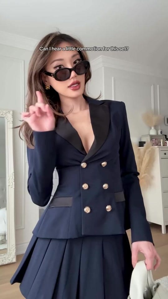Post 6 by rax | borrow & lend clothes on TikTok (video)