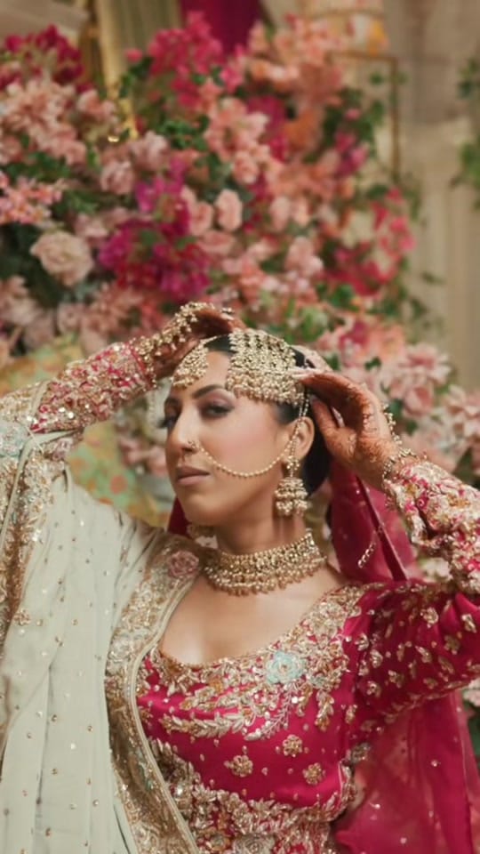 Post 10 by Sadaf on TikTok (video)