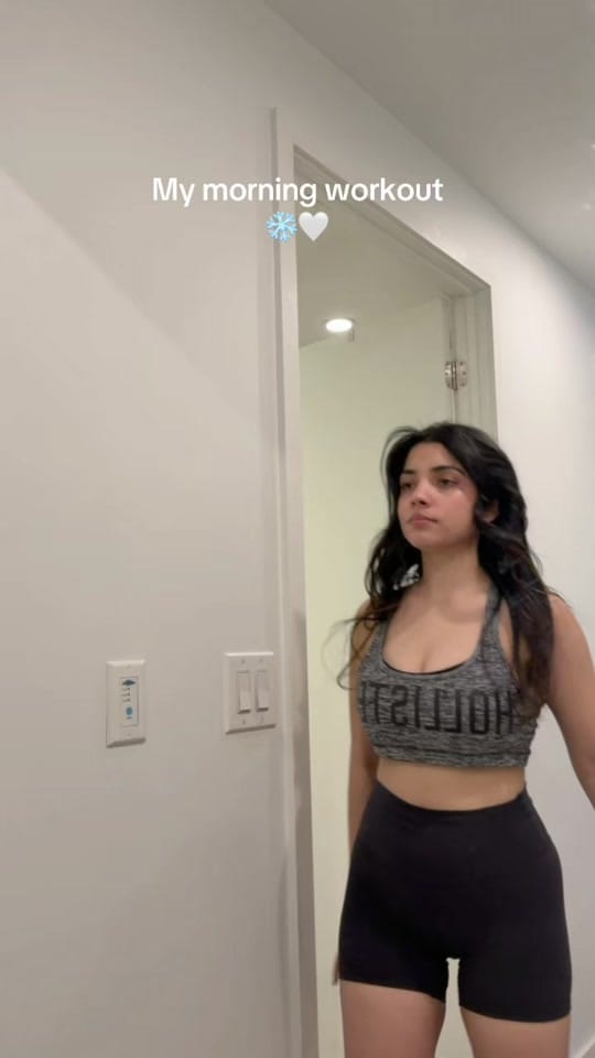 Post 5 by Sakshi choudhary on TikTok (video)