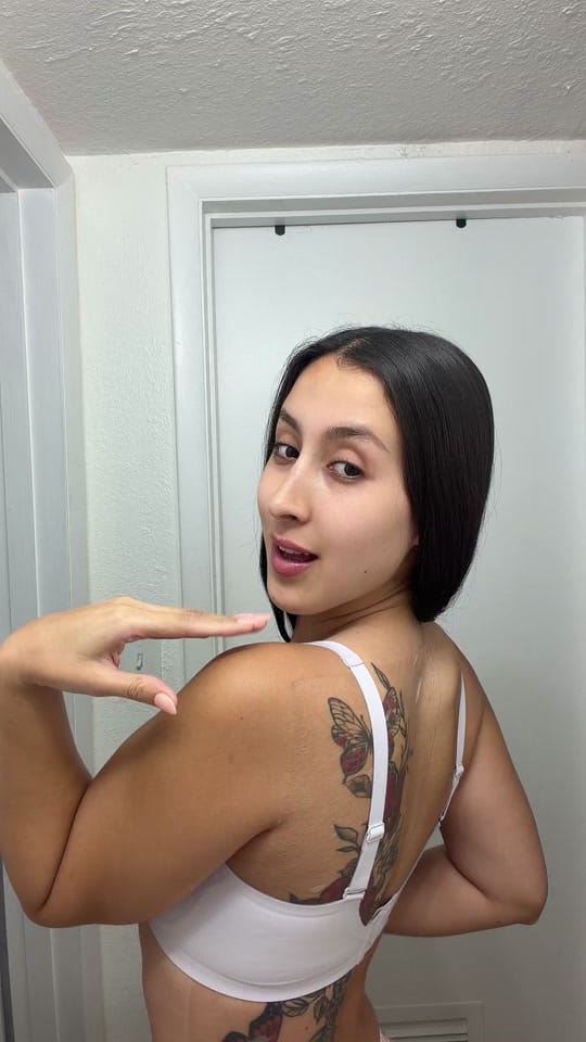 Post 2 by ashlee.valentinaa on TikTok (video)