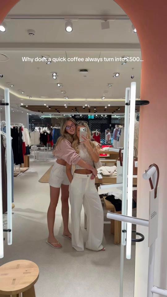 Post 1 by HOLLIE JADE SMITH on TikTok (video)
