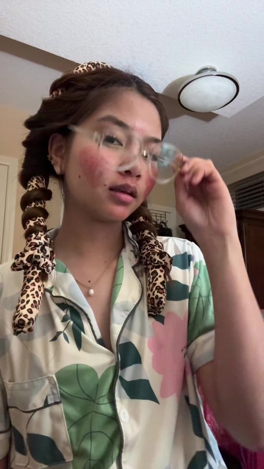 Post 3 by Chelsea Janine on TikTok (video)