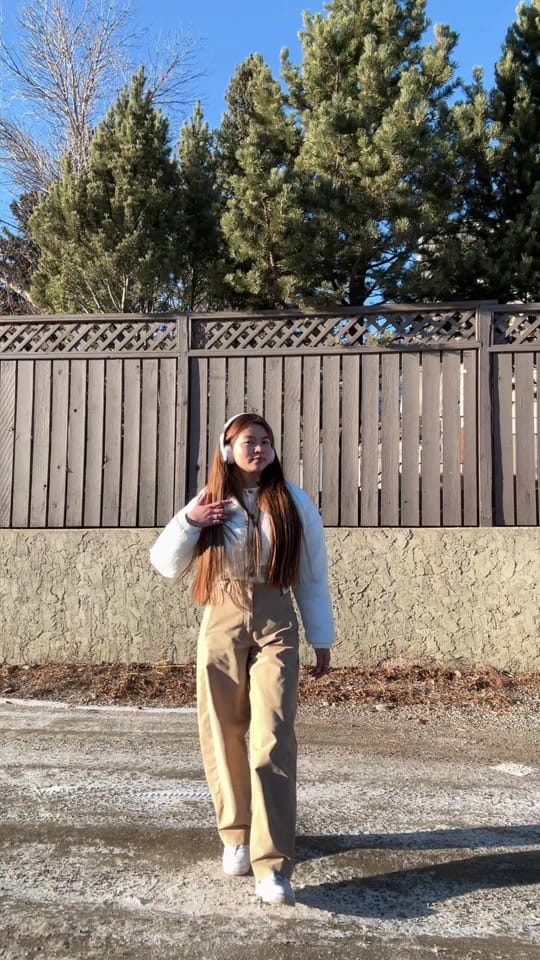 Post 1 by Chelsea Janine on TikTok (video)