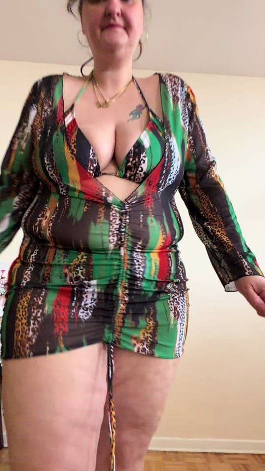 Post 3 by curvesandconfidence1980 on TikTok (video)