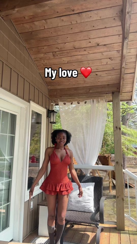 Post 2 by Fashion Designer in Toronto on TikTok (video)