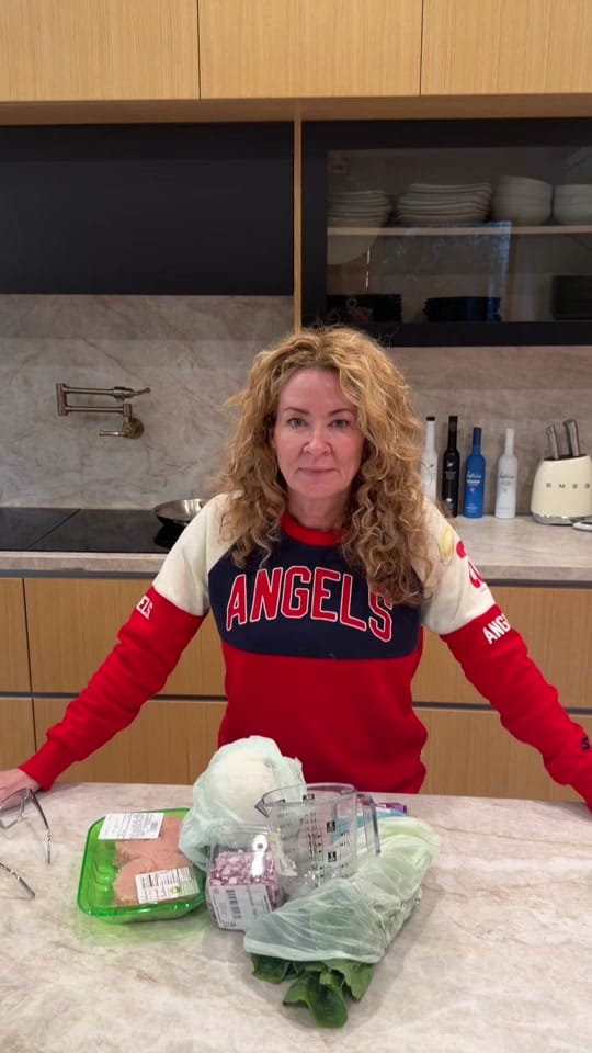 Post 3 by Sarah Colonna on TikTok (video)