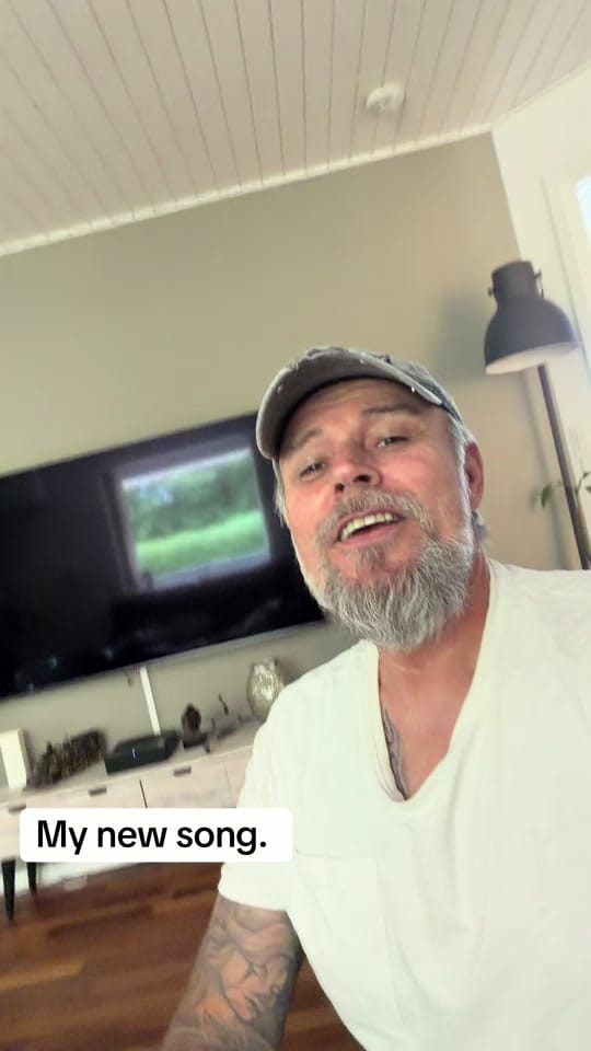Post 3 by Ronni Garner on TikTok (video)