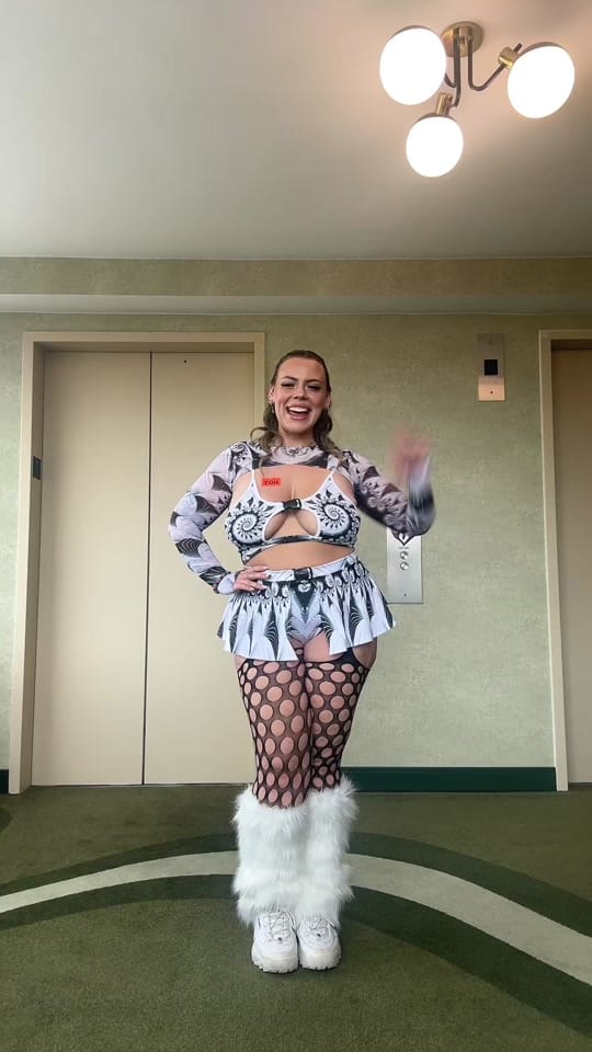 Post 4 by Mikayla on TikTok (video)