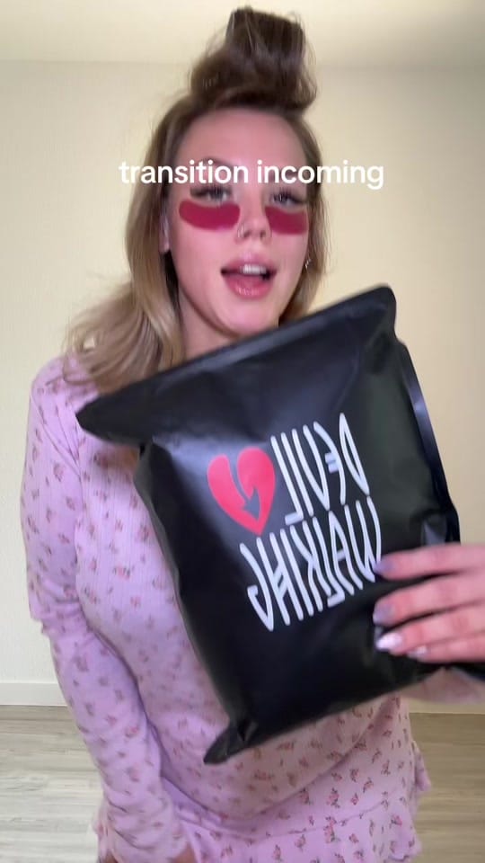 Post 10 by Mikayla on TikTok (video)