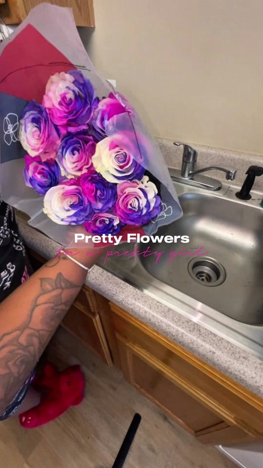 Post 7 by Chelsea Kay | Content Creator on TikTok (video)