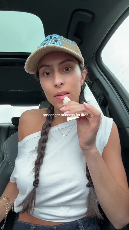 Post 1 by Victoria Correia on TikTok (video)