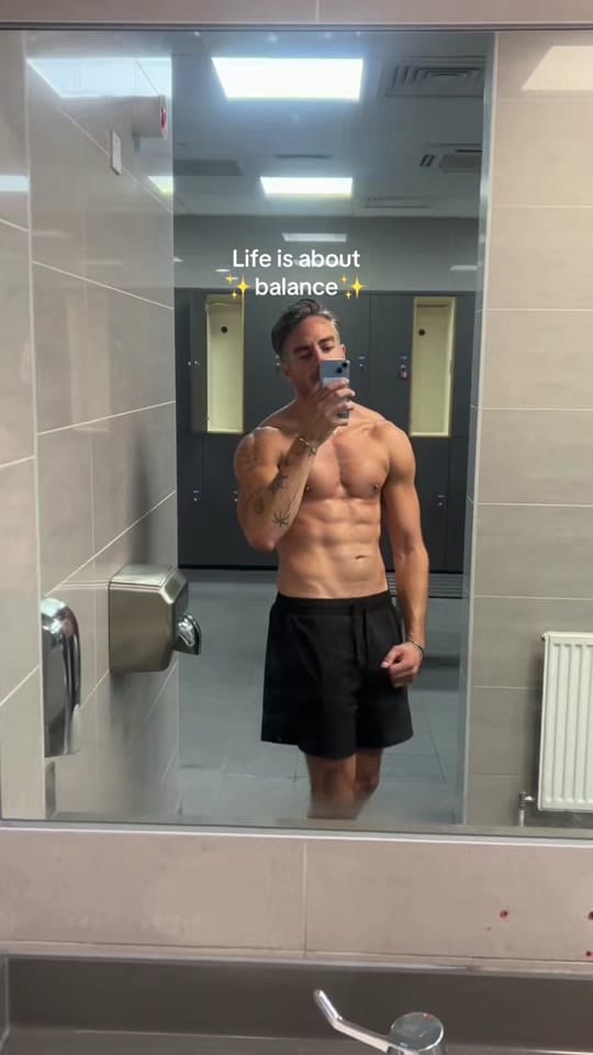 Post 9 by Jeff Talks | Pop Culture Host on TikTok (video)