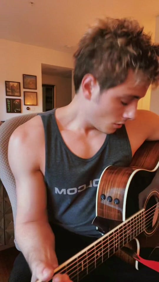 Post 1 by Hue McMahon on TikTok (video)
