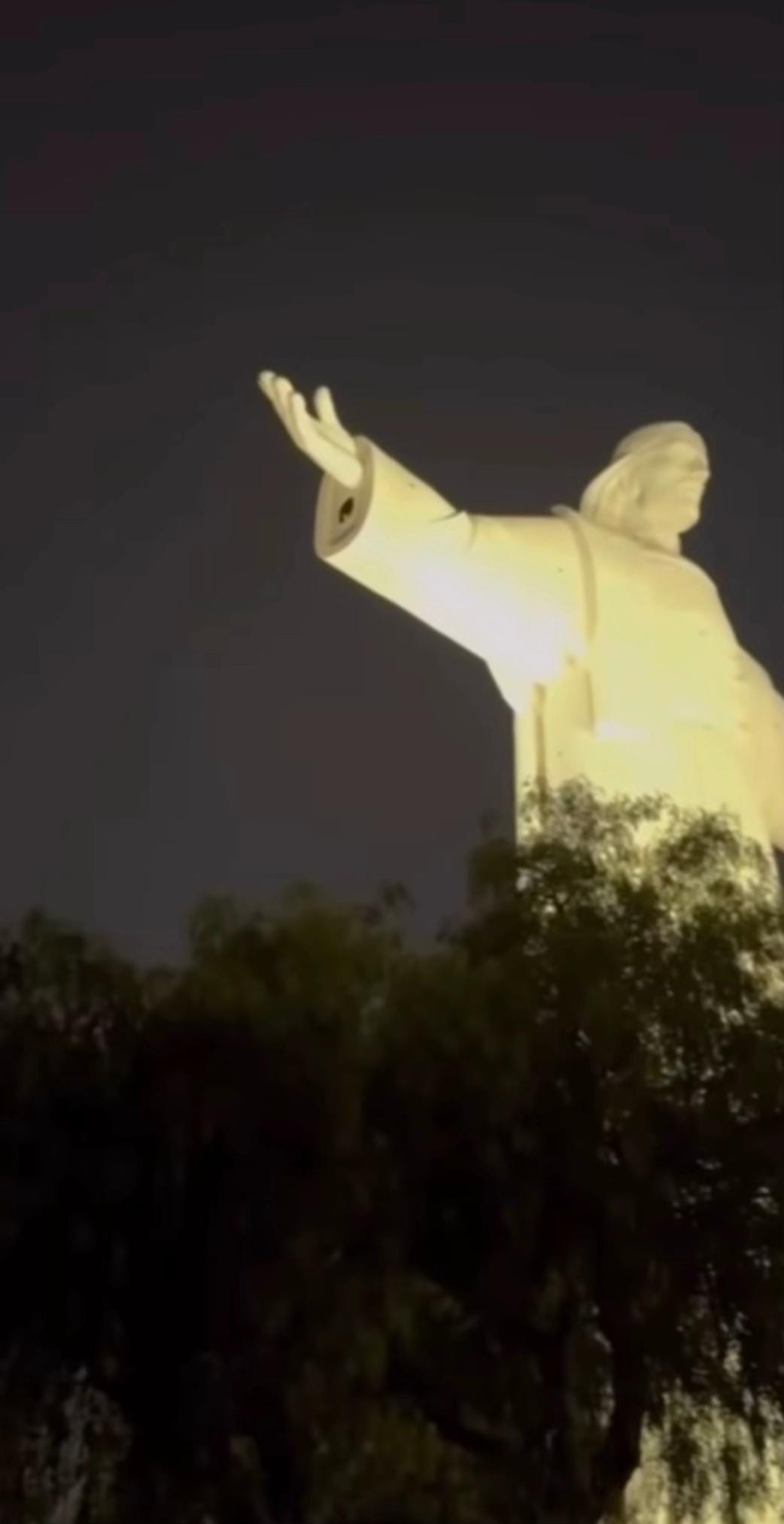Post 1 by Tomo on TikTok (video)