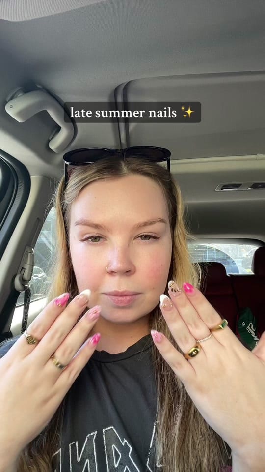 Post 2 by 𝚟𝚒𝚌𝚝𝚘𝚛𝚒𝚊 ♡ on TikTok (video)
