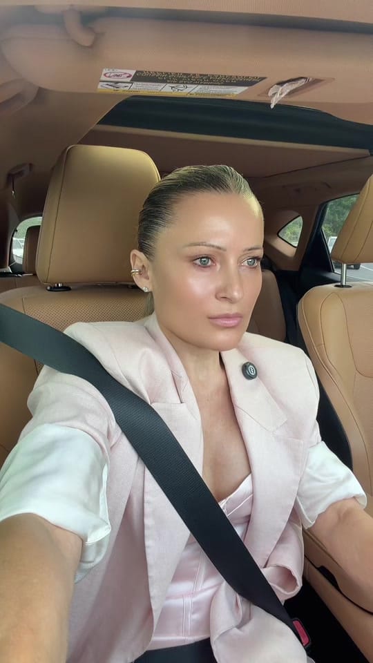 Post 1 by Оля Холод on TikTok (video)