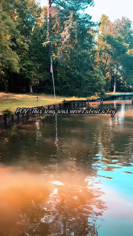 Post 2 by Chelsea Renee on TikTok (video)