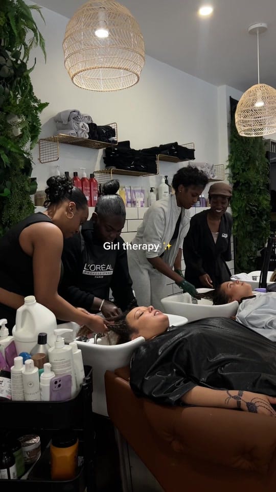 Post 1 by The Curl Lounge on TikTok (video)