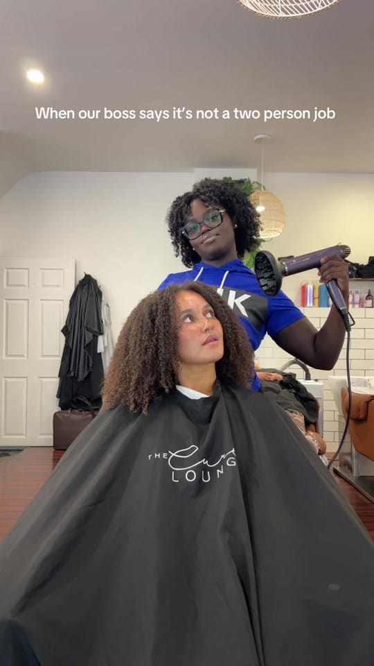 Post 5 by The Curl Lounge on TikTok (video)