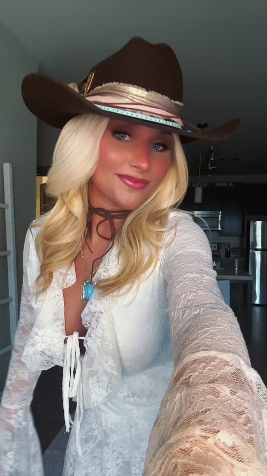 Post 2 by Brooklyn on TikTok (video)