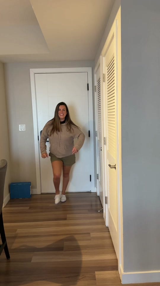 Post 3 by Chelsea Bear on TikTok (video)