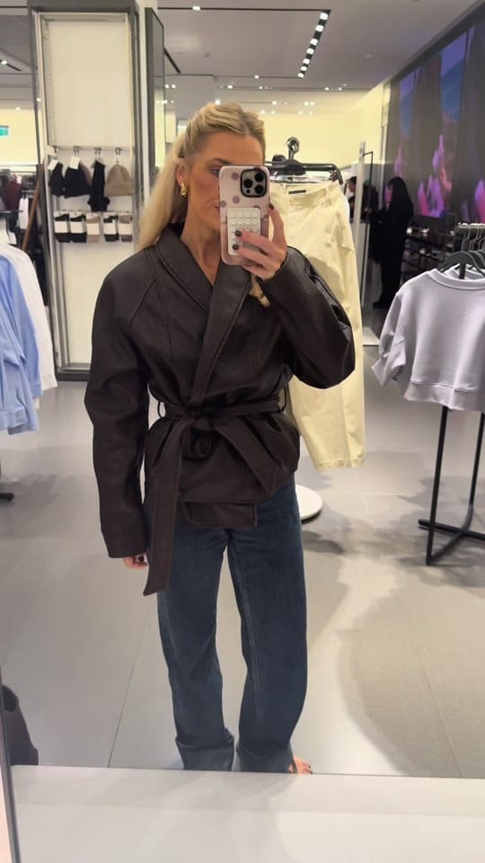 Post 1 by Chelsea Buckley on TikTok (video)