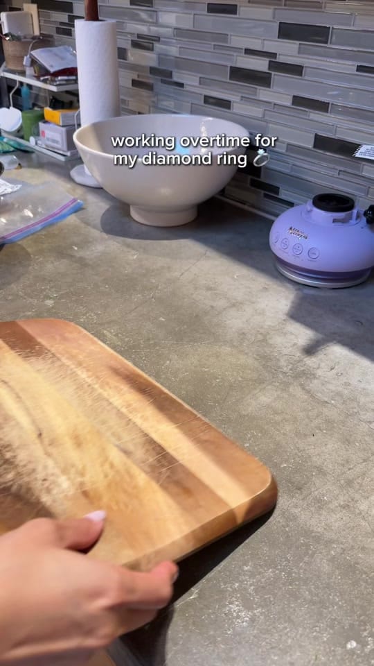 Post 8 by Ana Cruz on TikTok (video)