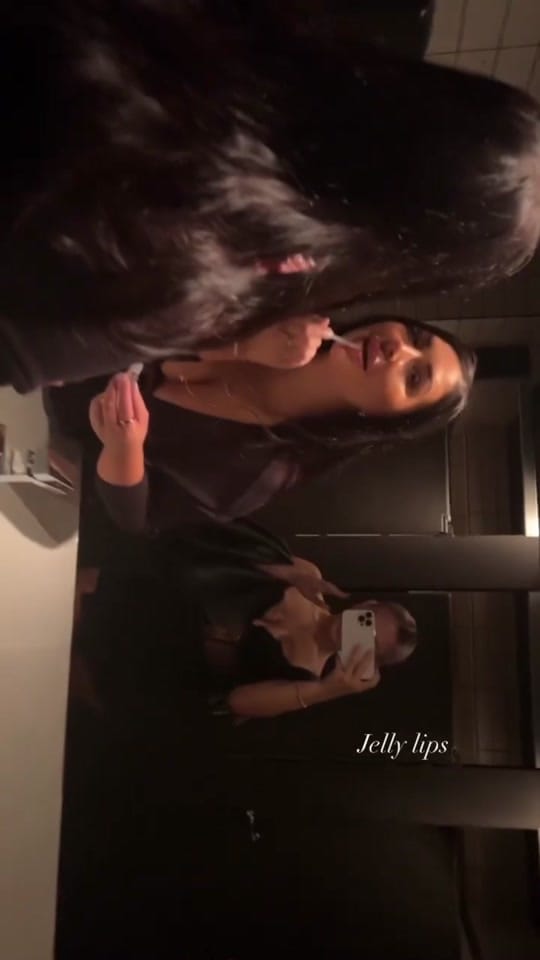 Post 4 by ève on TikTok (video)